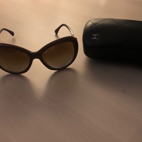CHANEL Accessories - NBW Chanel Butterfly Pearl Sunglasses Taupe